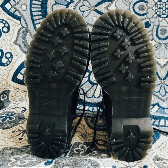 🥀Dr. Martin Jadon Boots 🥀 - Picture 3 of 4